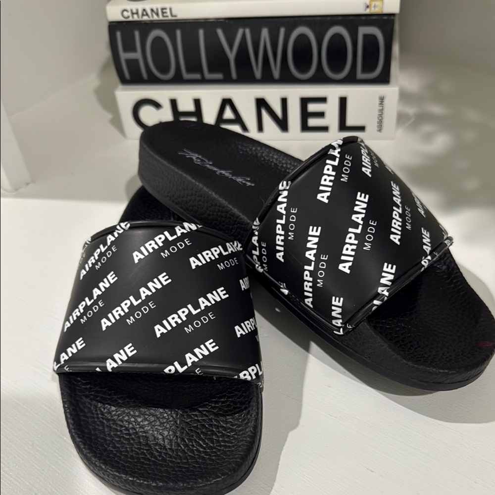 Black Airplane Mode Slides